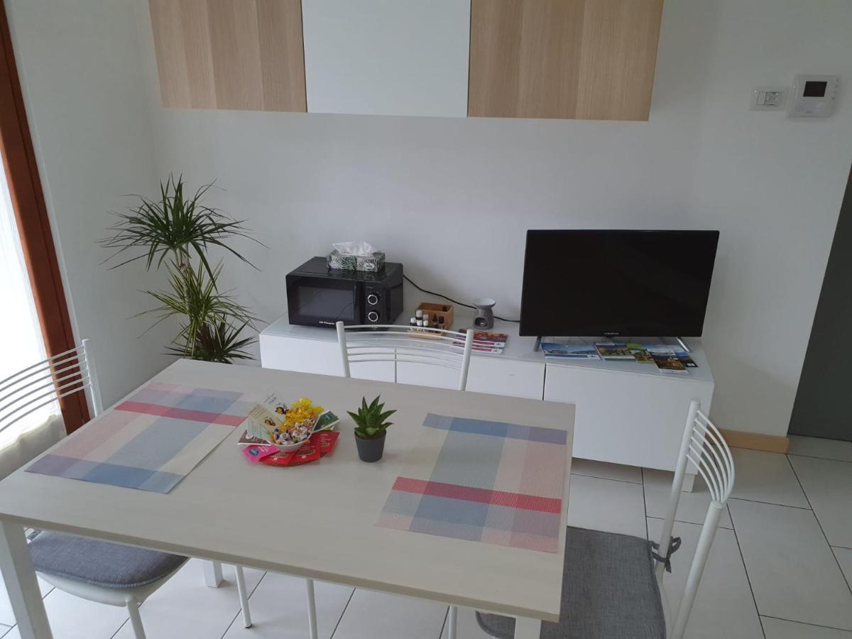 Bilocale Luminoso, Ottima Posizione Apartment ซอนดริโอ ภายนอก รูปภาพ